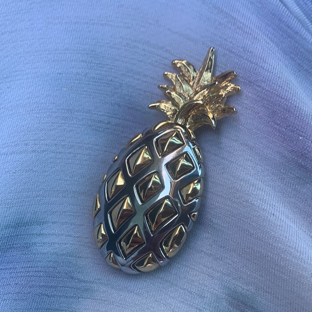 Liz Claiborne brooch